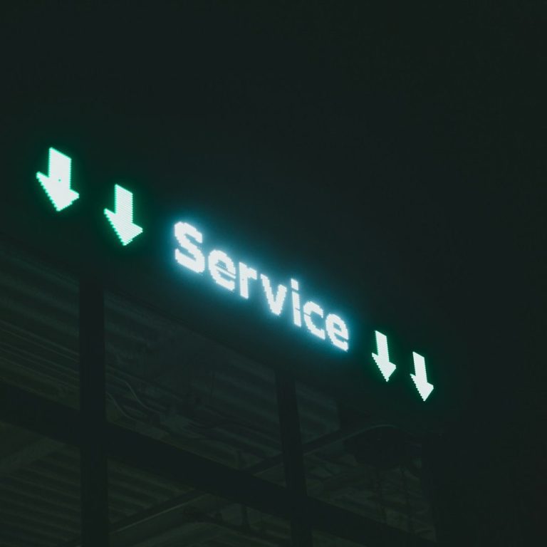 Notre laboratoire spécialisé se consacre à la récupération de données pour clients particuliers et entreprises.